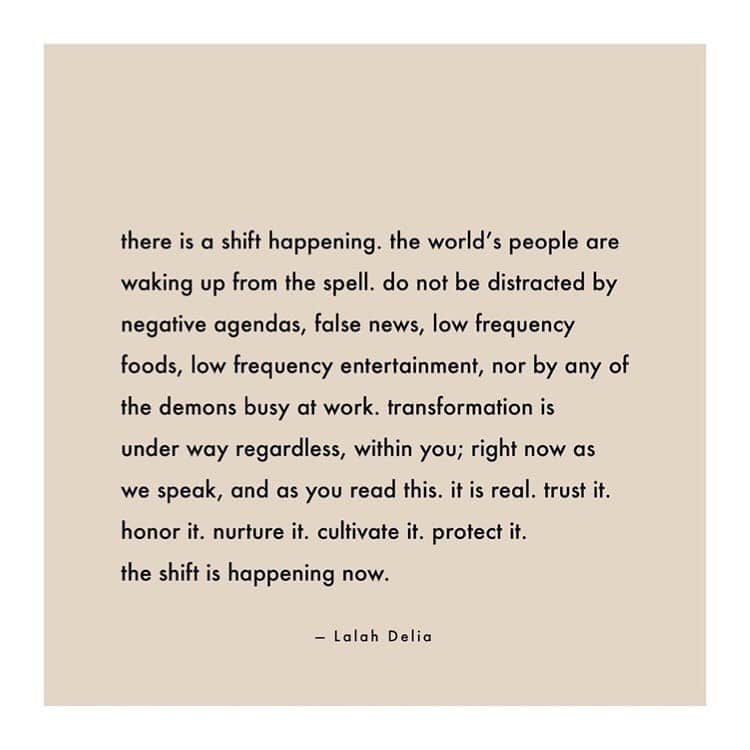 ミーナ・スヴァーリのインスタグラム：「THIS!!! 🙌🏼❣️Thank you: @lalahdelia #QuotesILove #TransformationTuesday • The world’s people are waking up from the spell. So if you are outgrowing who you’ve been, you are right on schedule. Keep evolving. Keep living your power 〰️ • Vibrate higher daily 🙏🏽 • 📖 my book Vibrate Higher Daily: Live Your Power is available wherever books are sold [ or through the link in my bio] 〰️ #VibrateHigherDaily」