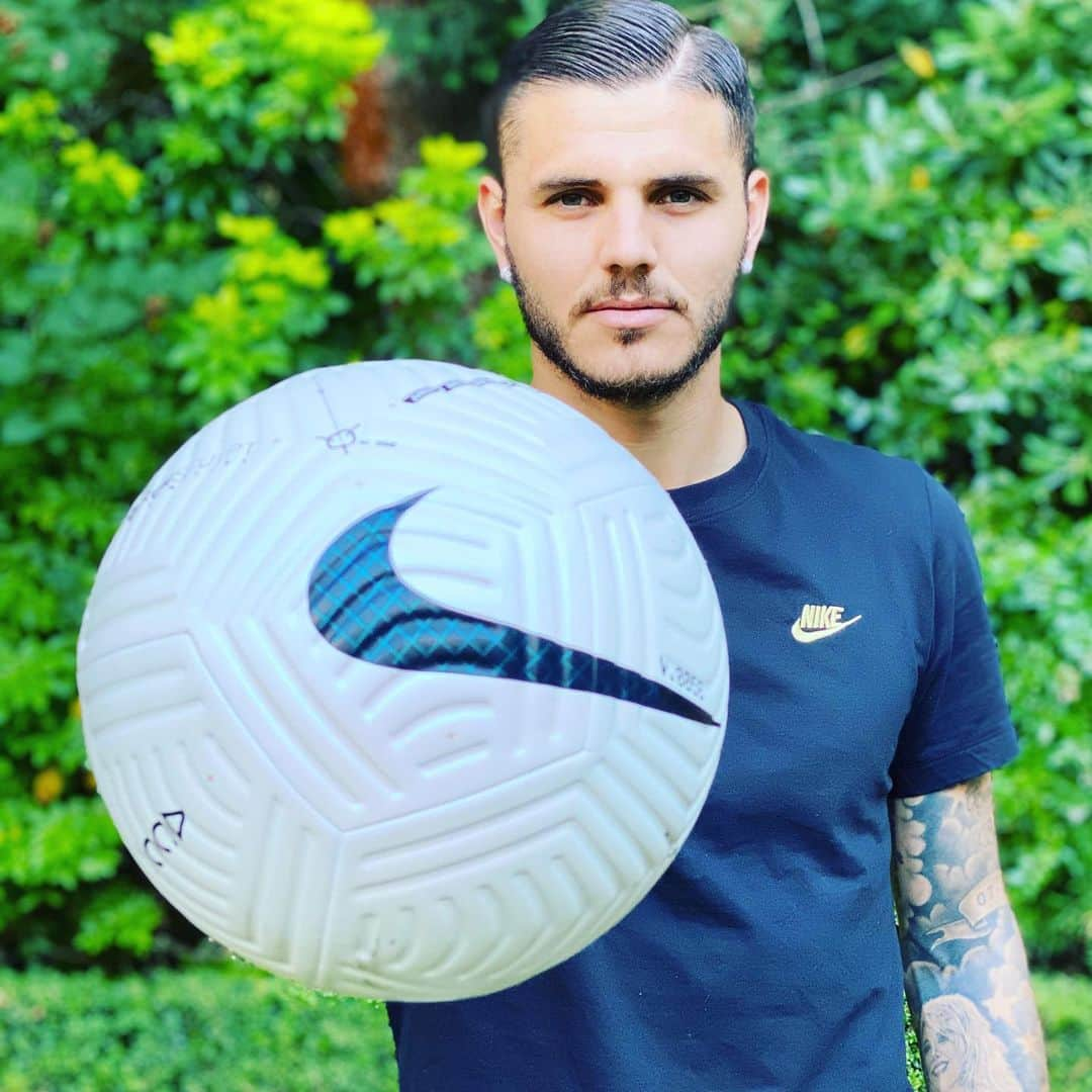 マウロ・イカルディさんのインスタグラム写真 - (マウロ・イカルディInstagram)「The ball represents joy, opportunities & freedom.   El balon representa alegria, oportunidades y libertad.  #PlayWithLove @nikefootball」7月8日 3時43分 - mauroicardi