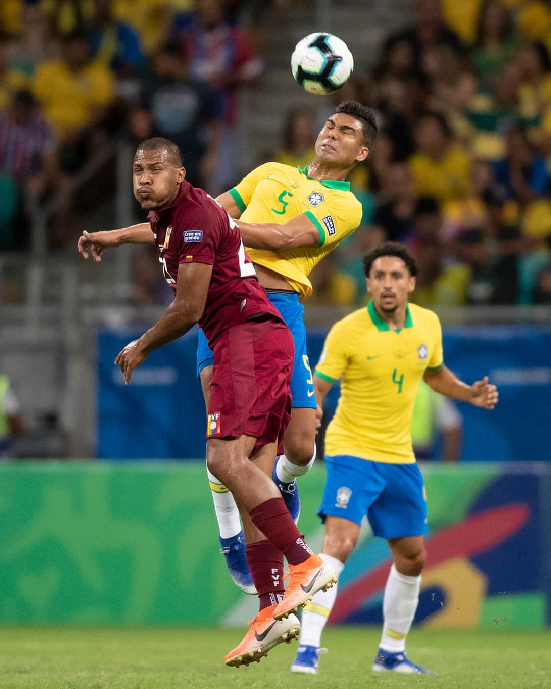 サッカー ブラジル代表チームさんのインスタグラム写真 - (サッカー ブラジル代表チームInstagram)「Quem lembra da campanha da conquista da @copaamerica em casa? Vem com esse álbum especial do título! 🏆 ⠀ Fase de Grupos Brasil 🇧🇷 3-0 🇧🇴 Bolívia Brasil 🇧🇷 0-0 🇻🇪 Venezuela Brasil 🇧🇷 5-0 🇵🇪 Peru ⠀ Quartas de final Brasil 🇧🇷 0(4)-(3)0 🇵🇾 Paraguai ⠀ Semifinal Brasil 🇧🇷 2-0 🇦🇷 Argentina ⠀ Final Brasil 🇧🇷 3-1 🇵🇪 Peru ⠀ Fotos: @lucasfigfoto/CBF」7月8日 4時15分 - cbf_futebol