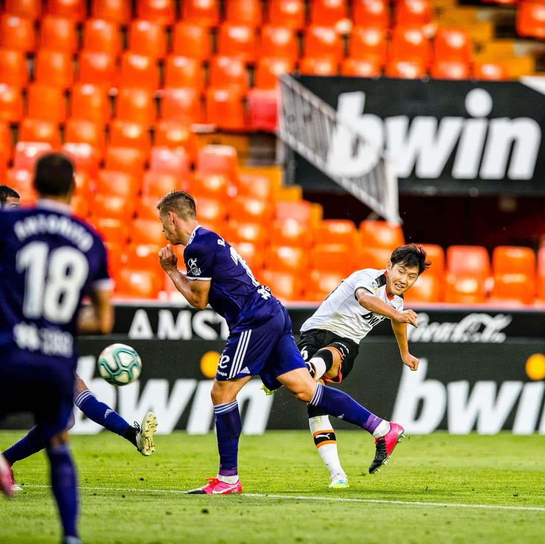 バレンシアCFさんのインスタグラム写真 - (バレンシアCFInstagram)「🚀 🚀🇰🇷🚀🚀 . #ValenciaValladolid 🦇🟣 #AmuntValencia」7月8日 4時32分 - valenciacf