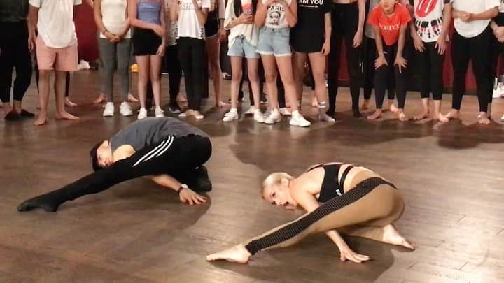 Nika Kljunのインスタグラム：「Remember this one ,guys ⁉️ ✨💨 💃🏼🕺🏻 Dancing with @janravnik is always a good time!  Missing these moments with so many of you at @mdcdance ❤️😩#nikakljunchoreography 🎶 @nettabarzi #toy (check full video with some incredible students on my YouTube channel) . This was an amazing day! 🤩 I still remember how awesome this class was & how much fun I had with my students 🥰. Pure joy even tho the choreo was more on a technical side. ✨ . I know that everyone is eager to return to normalcy & get back doing what they love 🙏🏼But please - To everyone who has begun dancing in studios again, be as safe as you can - #covid19 is not over yet. Teachers & students, make smart decisions & be responsible, so that we can all be healthy and safe as soon as possible. 💪🏼❤️ ☮️ . #dance #danceclass #training #nikakljun #nikakljunchoreography #lovewhatido #netta #nettabarzilai #youtubevideos #millenniumdancecomplex #lovemystudents #besafe #covid19」