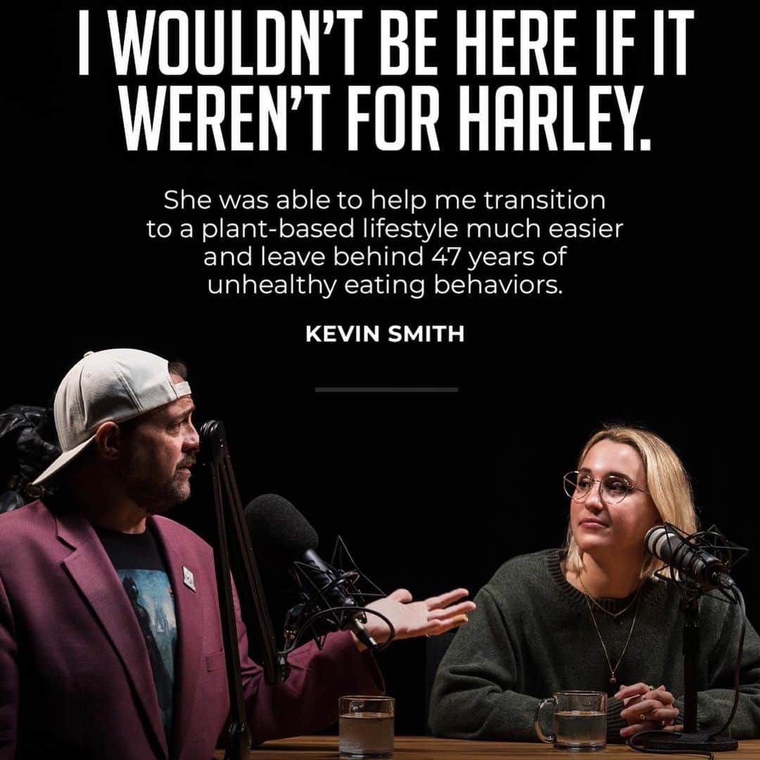 ケヴィン・スミスのインスタグラム：「This is an advertising asset from this week’s @richroll Podcast, in which Rich was kind enough to let me and @harleyquinnsmith talk about our new show #veganabattoir).Not only did the kid post this asset on her @instagram, she also texted this to me with the comment “Facts.” I’m glad she’s proud of saving my life, as the alternative would be a bummer. Fathering this kid has been the great joy of my life - and also prolonged said life. Some people go to a church to find a savior; most days, I just have to go down a flight of steps. #KevinSmith #harleyquinnsmith #richroll #vegan #podcast」