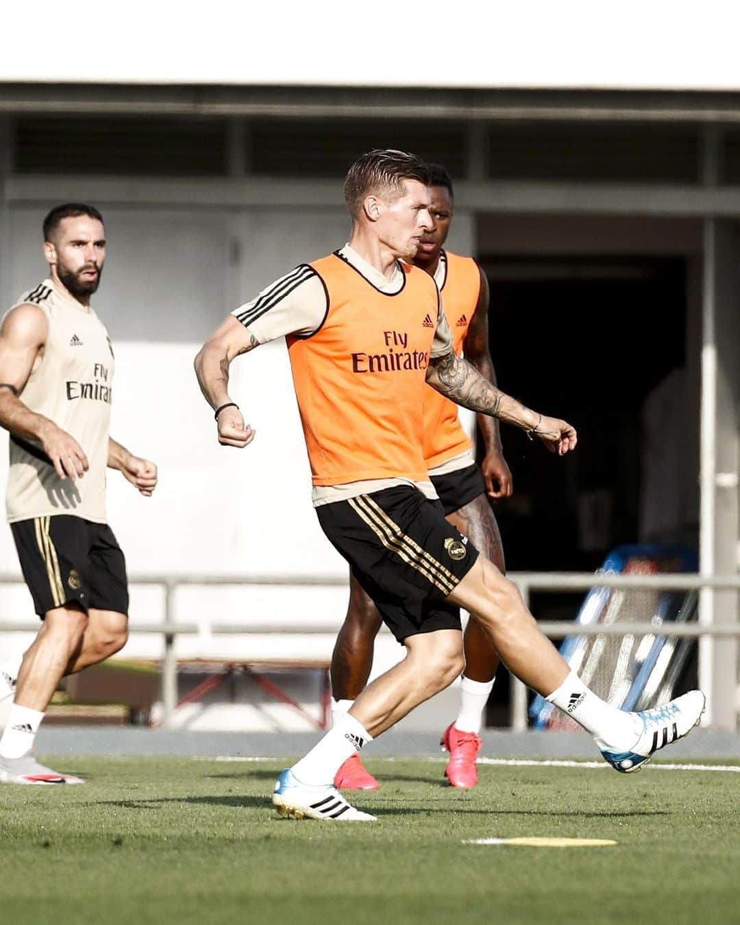 レアル・マドリードさんのインスタグラム写真 - (レアル・マドリードInstagram)「😍 The leaders are back at #RMCity! ⚒ ¡Seguimos trabajando! 🔜 Alavés #HalaMadrid」7月8日 5時43分 - realmadrid