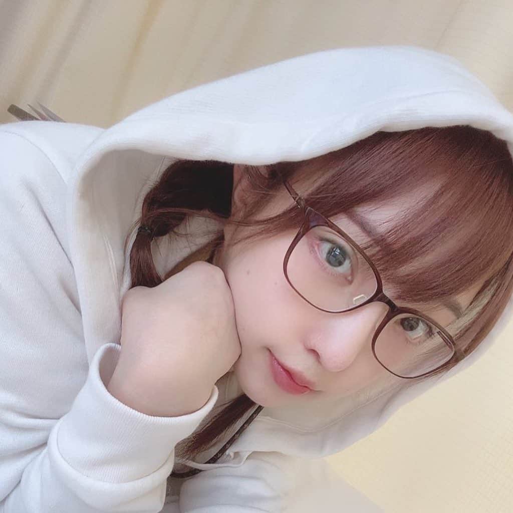 のインスタグラム：「まじで肩こりマンなので表参道の初めて行くマッサージサロンに行ってきました！ ・ ・ ・ スポーツ選手の方のマッサージとかもされているみたいで、すごく的確にほぐしてくださいました！ ・ ・ 身体の悩みなんかも聞いてくださって、解決方法やストレッチ方法も教えてくださいました！ ・ ・ ・ 定期的に通ったら身体の調子良くなりそうです！ ・ ・ ・ ・ ・ ・ ・ ・ ・ ・  #マッサードットジェイピー #表参道マッサージ #スポーツマッサージ #pr #コラボベース #表参道 #美容」