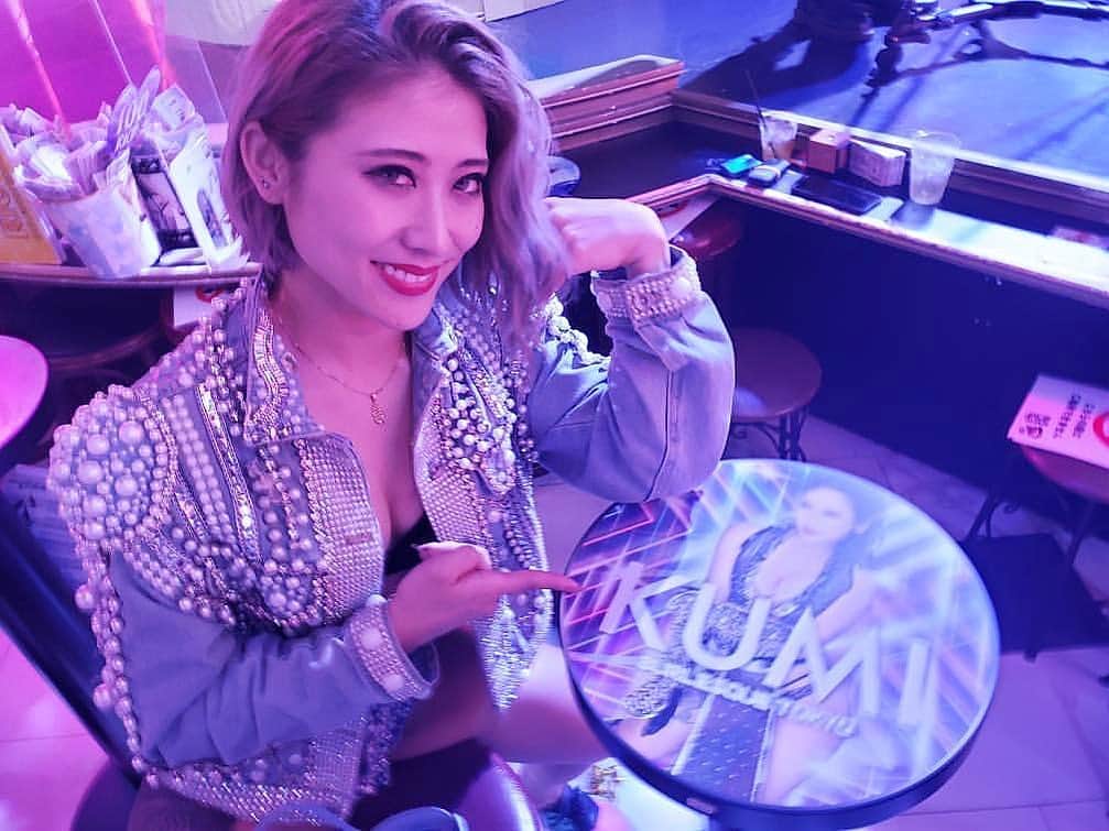 Kumiのインスタグラム：「. Kumiテーブル出来ました♡ . お店に来たら見つけてみてね👀 . . . #バーレスク東京　#バーレスク　#burlesquetokyo #showgirl」