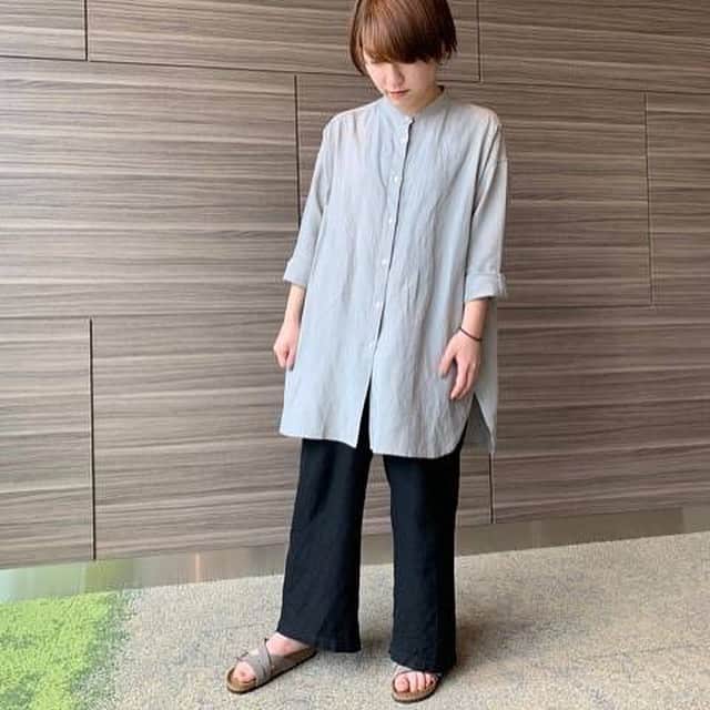 ペリエ千葉さんのインスタグラム写真 - (ペリエ千葉Instagram)「【本館５F/BIRKENSTOCK】  【ヤオバランス/ストーン】  細いクロスのベルトが特徴で、すっきり履いていただけます。 本日はトレンドのスモーキーカラーのブラウスと色のトーンを合わせて統一感を出し てみました。 カラーバリエーション豊富なのでいろんなコーディネートが楽しめます！ 是非店頭でお試し下さい！  #ペリエ #ペリエ千葉 #ペリエDS #BIRKENSTOCK #ビルケンシュトック #ビルケン #ドイツ #ドイツの健康靴　#PERIE #あしもと倶楽部 #足元くら部 #コルク #新作  #ペリエちばのビルケンシュトック #お洒落さんと繋がりたい #おしゃれさんと繋がりた い #あしもと #置き画 #置き画倶楽部  #履きやすい靴　#サンダル #KYOTO」7月8日 16時09分 - perie_chiba