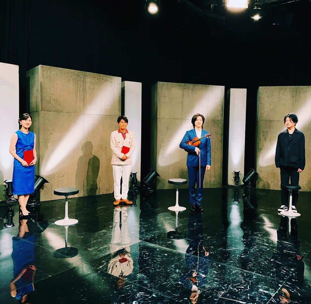 渋谷慶一郎のインスタグラム：「昨日はNHK Eテレのらららクラシック「渋谷慶一郎が語るテクノロジーと音楽の未来」(！)収録でした。放送は7/24(金)21時、やたら内容が濃いので観てください。共演の高橋克典さん、石橋亜紗さん、成田達輝さん、ありがとうございました。 Yesterday I appeared and recorded a music program on Japanese national television. The theme was "Keiichiro Shibuya talks about The Future of technology and music" (!) The show airs Friday, July 24, at 9 p.m. We also did a live studio show with Androids.」