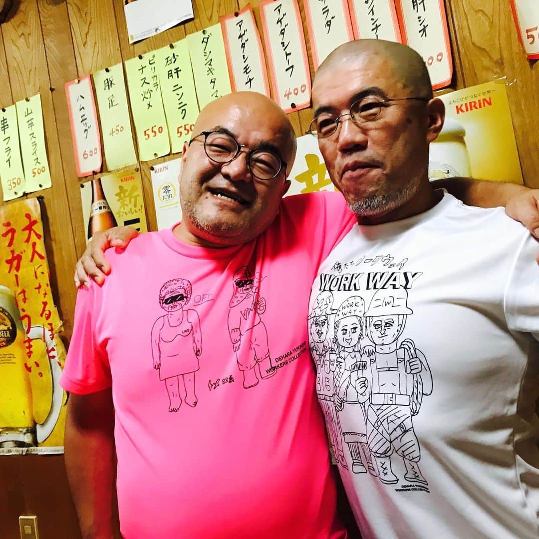 デハラユキノリのインスタグラム：「デハラユキノリ×ワークウェイ ピンク ドライT 「トメさんオンオフ」 白 綿100%T 「俺たちワークウェイ」 ユニクロ位の値段で販売しようと思います。 #dehara #deharayukinori  #ワークウェイ」