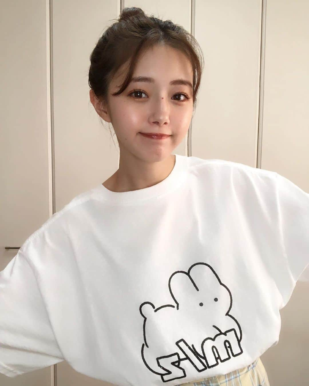 市川美織さんのインスタグラム写真 - (市川美織Instagram)「shiroi usagichan Tシャツかわいい💕﻿ ﻿ 本日の17時59分までだよ！！！﻿ 急げーーー💨﻿ ﻿ #nowme ﻿ #NYLONJAPAN  #ichikawamiori」7月8日 16時54分 - miori_ichikawa