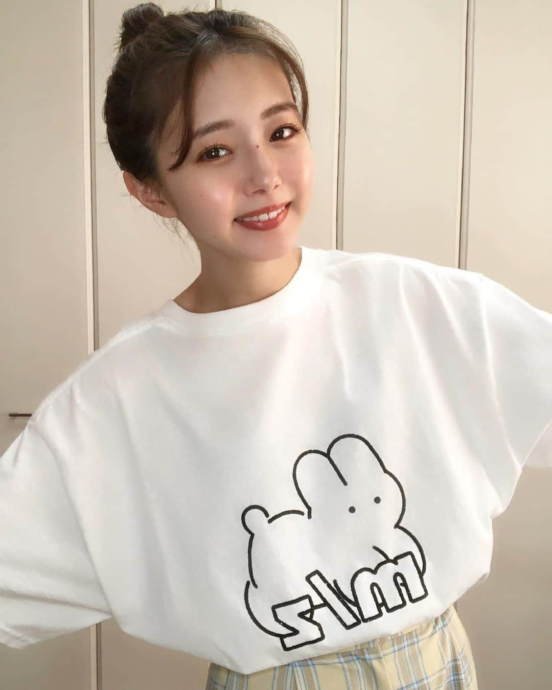 市川美織さんのインスタグラム写真 - (市川美織Instagram)「shiroi usagichan Tシャツかわいい💕﻿ ﻿ 本日の17時59分までだよ！！！﻿ 急げーーー💨﻿ ﻿ #nowme ﻿ #NYLONJAPAN  #ichikawamiori」7月8日 16時54分 - miori_ichikawa