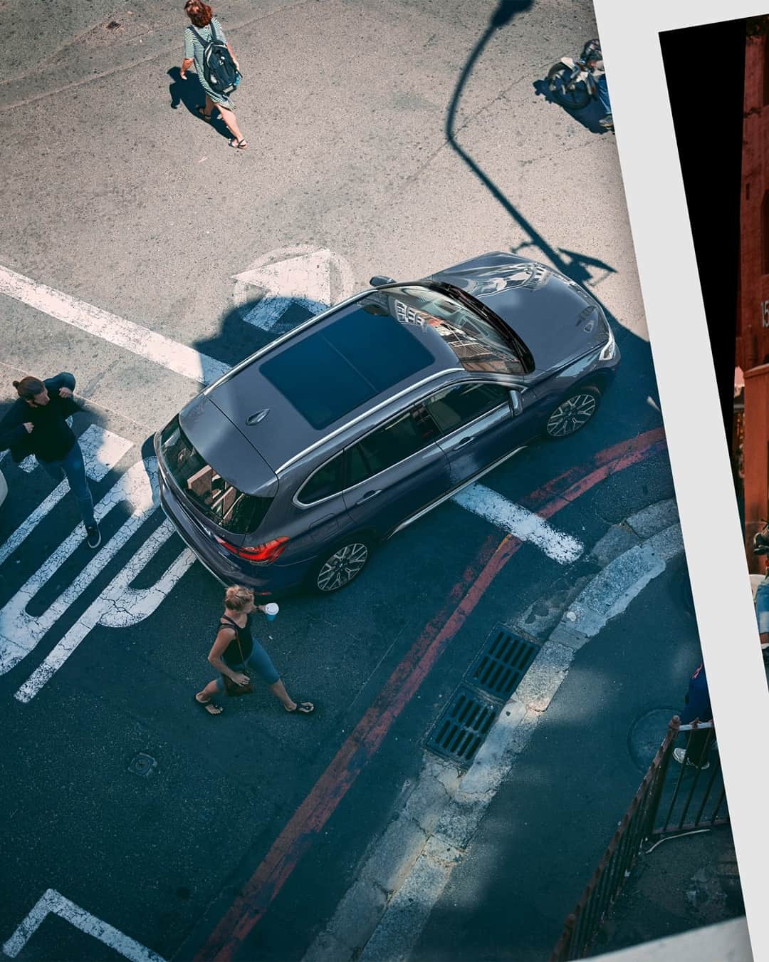 BMWのインスタグラム：「Pulsing summer in the city. #TheX1 #BMW #X1」