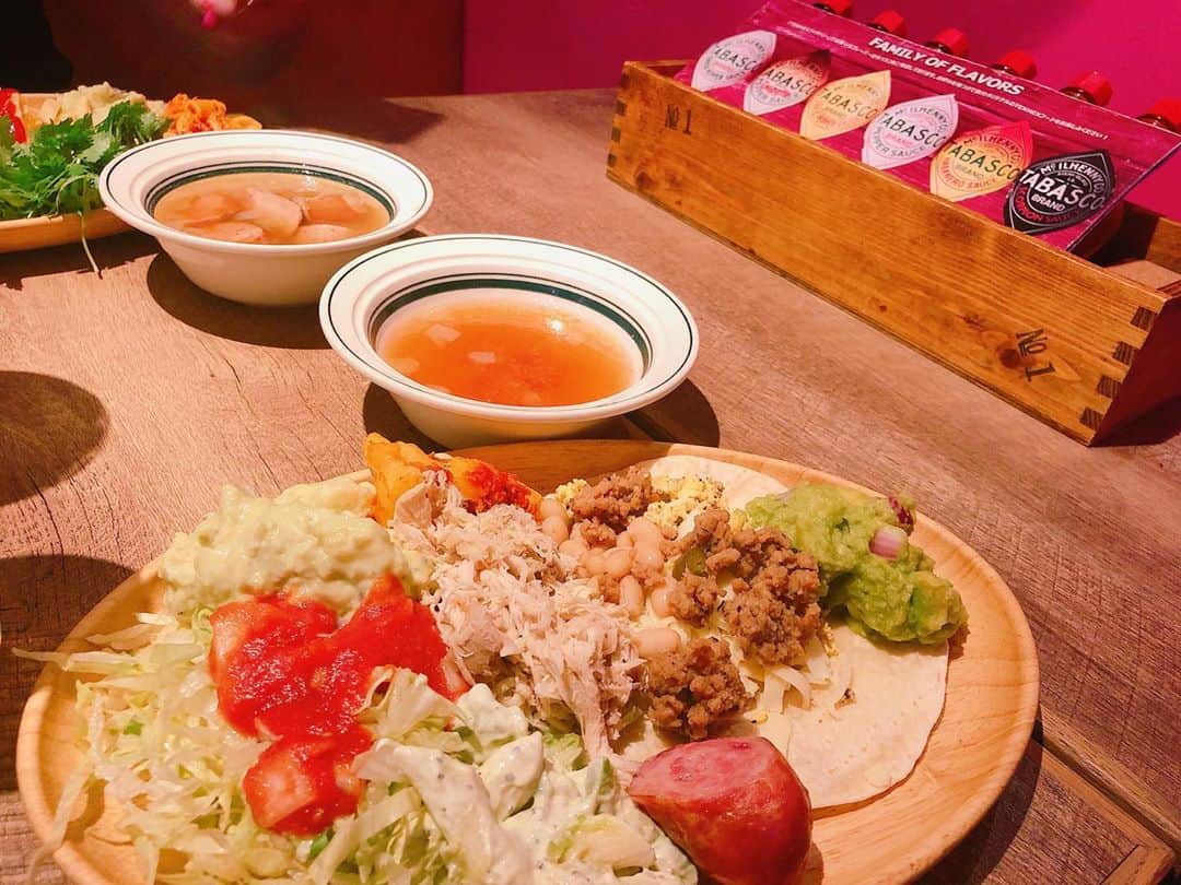 小池杏奈さんのインスタグラム写真 - (小池杏奈Instagram)「映える盛り付け方は知らんけど お店は映えてた🙆‍♀️💓  美味しくて安い 食べ放題みんな行ってみて🥳 #texmex #Tokyo #渋谷 #mexican」7月8日 17時06分 - annas_anna
