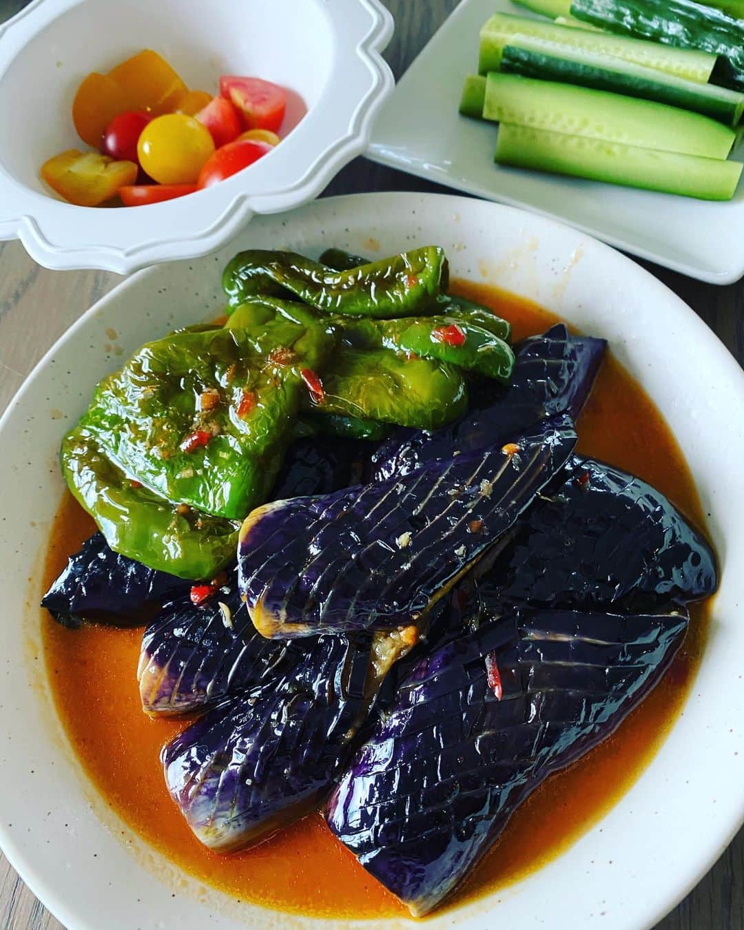 田中雅美さんのインスタグラム写真 - (田中雅美Instagram)「秩父の新鮮なお野菜で。  ・ ・ ナスとピーマンのピリ辛揚げ煮。 夏野菜のパワーすごい。 美味しい。  ・ ・ #秩父の野菜」7月8日 17時18分 - tanakamasami_official