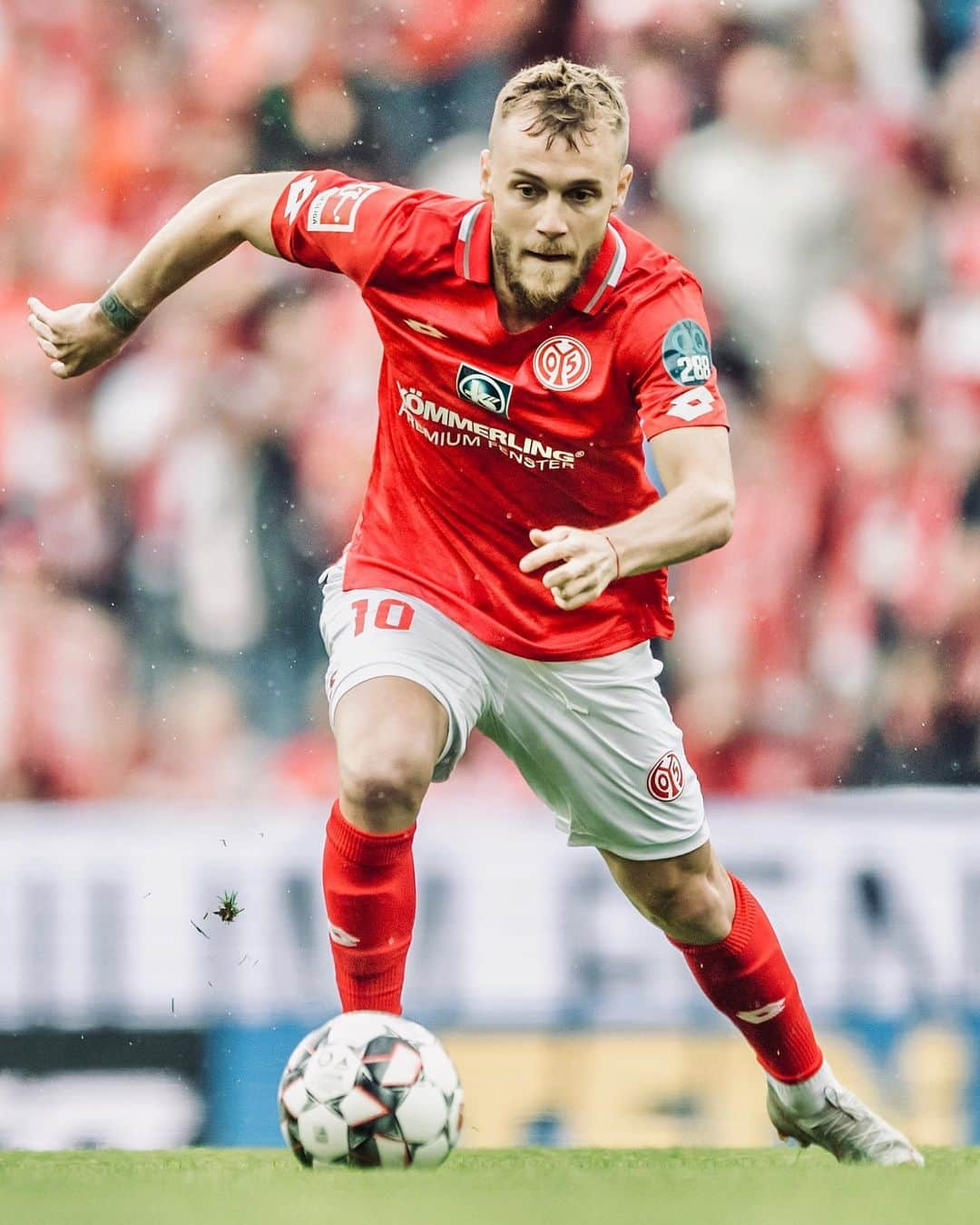 1.FSVマインツ05さんのインスタグラム写真 - (1.FSVマインツ05Instagram)「Happy Birthday, @maximalexandru! 🎂🍀🥳 . #alexandrumaxim #mainz #mainz05 #m05 #bundesliga #fußball #herzlichenglückwunsch」7月8日 17時30分 - 1fsvmainz05