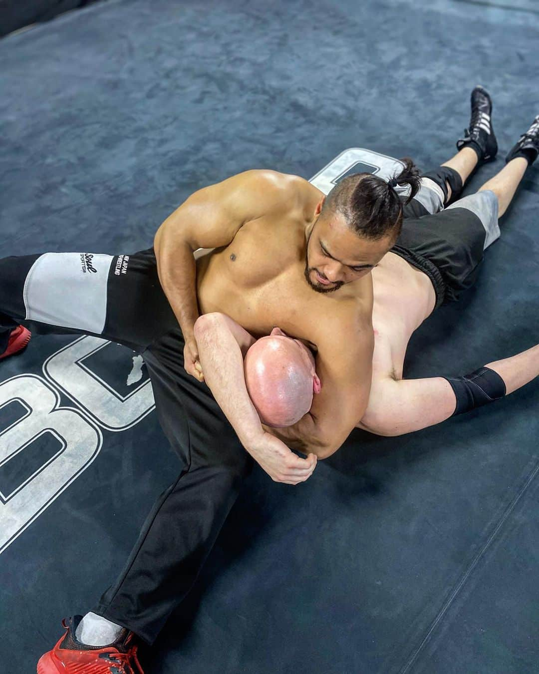 トーア・ヘナーレさんのインスタグラム写真 - (トーア・ヘナーレInstagram)「けさがため。  Scarf Hold = GG.  Grappling today with coach @ttkozina1 !  #HENARE #GRAPPLING #WRESTLING #KESAGATAME #JUDO #BJJ #NJPW #NJPWWORLD #WARRIORWITHIN #WRESTLE #GRIND #HUSTLE #TRAIN #FALEDOJO #NZLDOJO」7月8日 9時03分 - henarenz