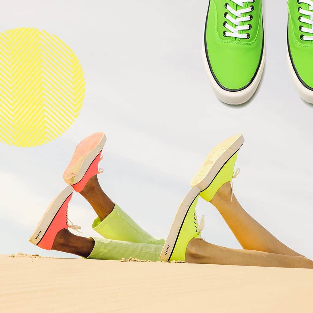 シービーズのインスタグラム：「We're here to remind you that comfy shoes don't have to be boring. Be bold in our Legend Sneaker Neon ⚡⁣ ⁣⁣ ⁣Shop the link in our stories.」