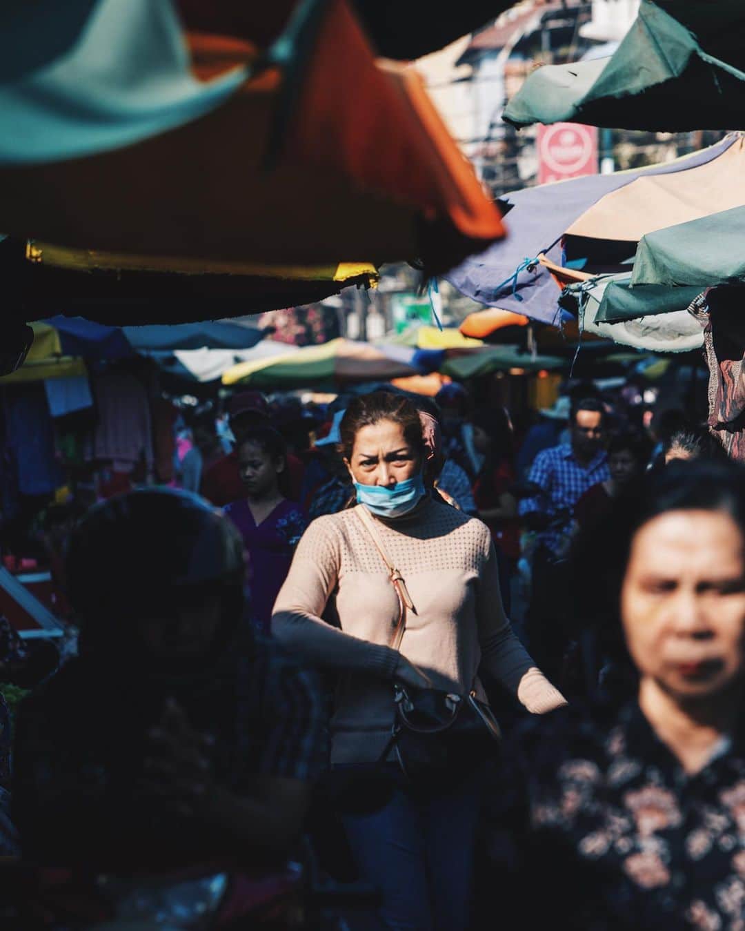 Shunsuke Miyatakeのインスタグラム：「A wearing mask ratio in Phnom Penh」