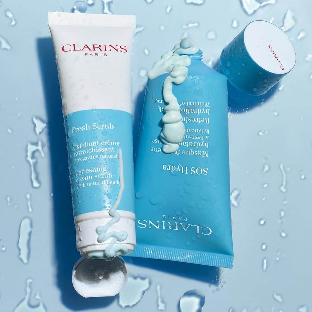 Clarins Canadaさんのインスタグラム写真 - (Clarins CanadaInstagram)「Skin that feels new, baby-soft and refreshed in just 2 steps! Fresh Scrub gently removes dead skin cells, revealing soft, refreshed skin while the SOS Hydra Mask deeply hydrates for supple, perfectly moisturized skin.💙⁣ __________⁣ Une peau repulpée, douce comme celle d'un bébé et rafraîchie en seulement 2 étapes ! L'exfoliant Fresh Scrub élimine en douceur les cellules mortes pour révéler une peau douce et rafraîchie tandis que le masque SOS Hydra procure une hydratation en profondeur.💙⁣ .⁣ .⁣ .⁣ #Clarins #ItsAllAboutYou #SkinCare #SkinCareRoutine #ResetYourSkin」7月8日 10時30分 - clarinscanada
