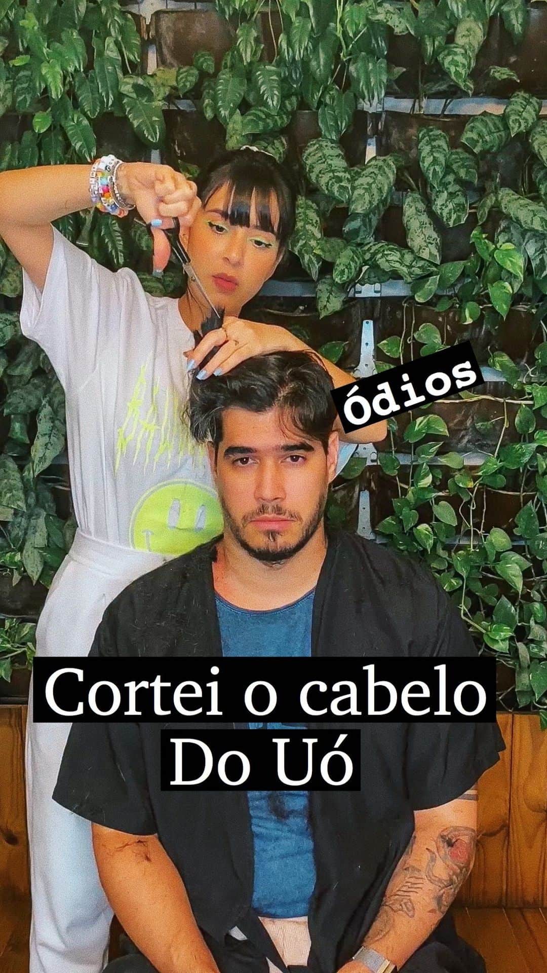 Gabriela Salesのインスタグラム：「11092830 dia da quarentena, eu: Kkkk... Meu primeiro cliente do salão Rica de My Hair 😂. Será que deu certo?」