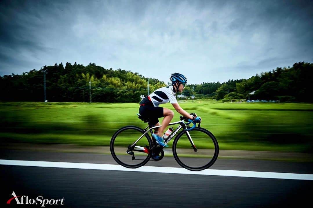 アフロスポーツさんのインスタグラム写真 - (アフロスポーツInstagram)「トライアスロン・上田藍選手の撮影をさせて頂きました。  ご協力いただきました稲毛インターナショナルトライアスロンクラブの皆様、リソルの森の皆様、どうもありがとうございました！！  Photo: Yohei Osada @yohei_osada.aflosport   #上田藍 #トライアスロン #トレーニング #バイク #稲毛インターナショナルトライアスロンクラブ #リソルの森  #aiueda #triathlon #triathlete #training #bike   @ai_love_tri」7月8日 11時04分 - aflosport