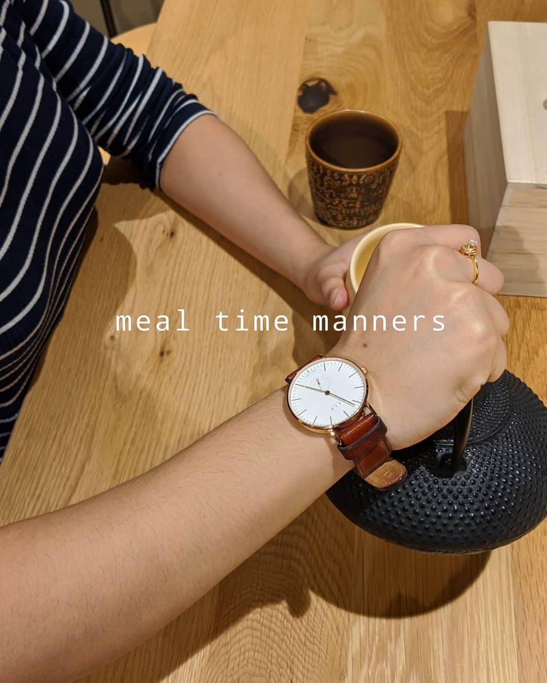 Maker's Watch Knot SGさんのインスタグラム写真 - (Maker's Watch Knot SGInstagram)「Home Manners (Part 2) : Meal time manners⠀ ⠀ Japanese people like to compliment the chef and constantly express by saying 'oishi' or 'umai'. ⠀ ⠀ So when you love the food - do not be silent about it, express gratitude and tell them how much you enjoy the meal.⠀ ⠀ Even if you don't like the taste, you can be polite. Tell them you are not a big fan of this type of food as they will understand. No need to pretend or react negatively to anything.⠀ ⠀ Happy Wednesday!⠀ ⠀ #knotsg contributor and model : @acm_v⠀ ⠀」7月8日 11時09分 - knot_singapore
