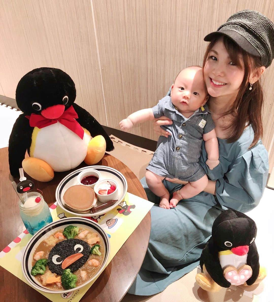 長谷川真美さんのインスタグラム写真 - (長谷川真美Instagram)「🐧💕 ・ 大好きな #ピングー @pingu_jp ✨ 見て！！！可愛すぎる😍❤️ ・ kawara CAFE&KITCHEN  #吉祥寺PARCO 店で #ピングーコラボ がやってるので さっそく行ってきました🙌💕  「ピングーのお絵描きパンケーキ」 「ブルージェリークリームソーダ」など かわいいメニューが盛りだくさん🍹✨ 店内には座敷スペースもあるから 子連れでもゆっくりできて良かったよ❤️ ・ B1にはPINGUマーケットも開催してて フォトスポットもありました🐧❤️ 8月2日(日)までだってよー☺️✨ ・ #キャラウォーカー #pingu #ピングー #ピングーカフェ #kawaracafe #瓦カフェ #PR #子連れ #子連れスポット #ママライフ #ママスタグラム #男の子ママ #はちきゅう兄弟 #はち成長記録 #吉祥寺カフェ #吉祥寺 #パンケーキ」7月8日 11時19分 - maami.hase