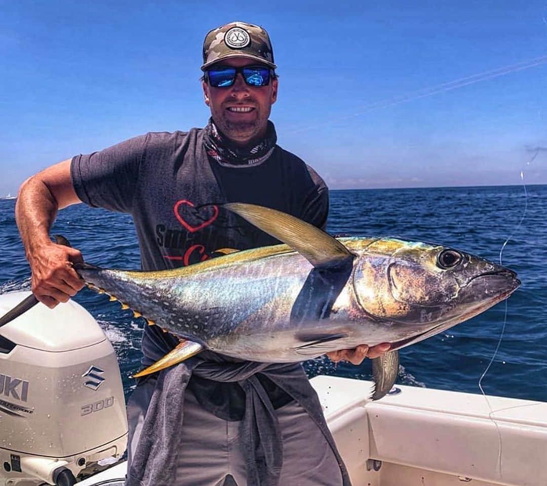 Filthy Anglers™さんのインスタグラム写真 - (Filthy Anglers™Instagram)「Who’s down for a little Tuna Tuesday up in here? Our buddy @smallmouthcrush Travis is typically chasing smallies but today he was feeling a little tunaeey (I just made up a word.) He got out on the saltwater and had one heck of a day catching a fish that is delicious to most but not to me, weird I know. While doing so he’s wearing his Filthy camo SnapBack. Congrats on the catch Travis and thanks for the continued support,  you are Certified Filthy, never forget #boxborough2019 @nefishingexpo  www.filthyanglers.com #fishing #bassfishing #angler #outdoors #big ass #tuna #smallmouth #bass #fish #nature #ocean #saltwater #filthyanglers #getfilthy #shark #tunafishing #tunafish」7月8日 11時23分 - filthyanglers