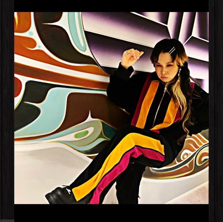 AIさんのインスタグラム写真 - (AIInstagram)「ついに今日🔥発売🔥🔥🔥🔥🔥ニューアルバム「IT’S ALL ME- Vol.1」  my new album is out today!!!!!!yaaaaaaaayyyyy!!! Hope u like it🔥🔥🔥🔥🔥  是非是非是非ーーーーーーきいてくださいまし🔥🔥🔥🔥🔥🔥  プロフィールにアルバムへのリンクありまっす🔥Link in my bio🔥  #LITTLEBIG #AI #ITSALLME」7月8日 11時49分 - officialai
