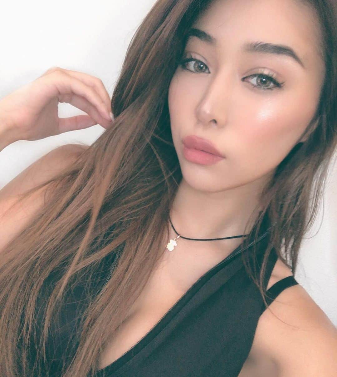 山田ひなののインスタグラム：「Most likely archiving this soon but hope y’all have a nice day ✌🏻」
