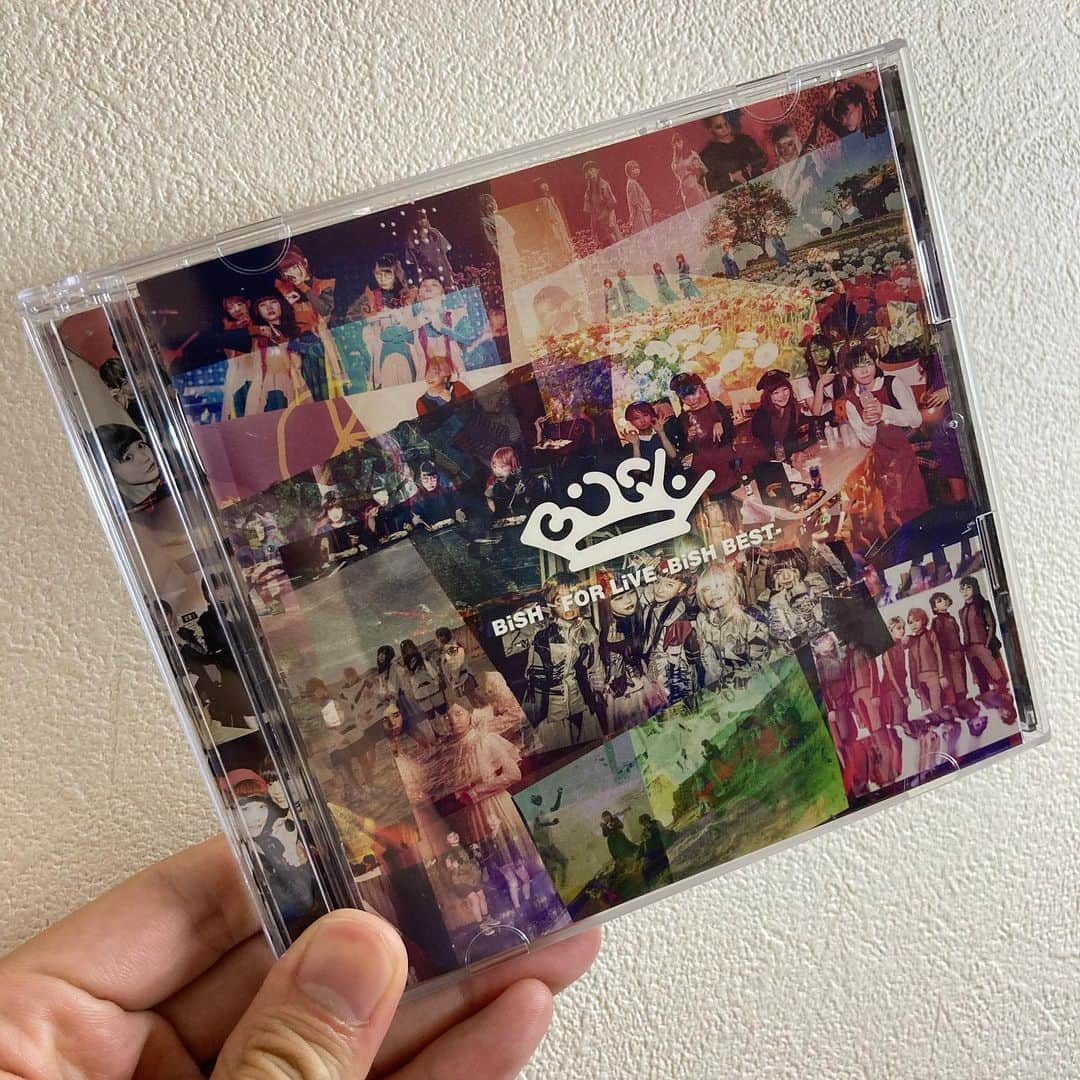 宮戸洋行のインスタグラム：「‪実は最近BiSH聴いてまして…めちゃめちゃかっこよくないですか？そしてそんなタイミングでベストアルバム出る…ほんなら買うしかないでしょってことで！モモコグミカンパニーさん推しです！‬」