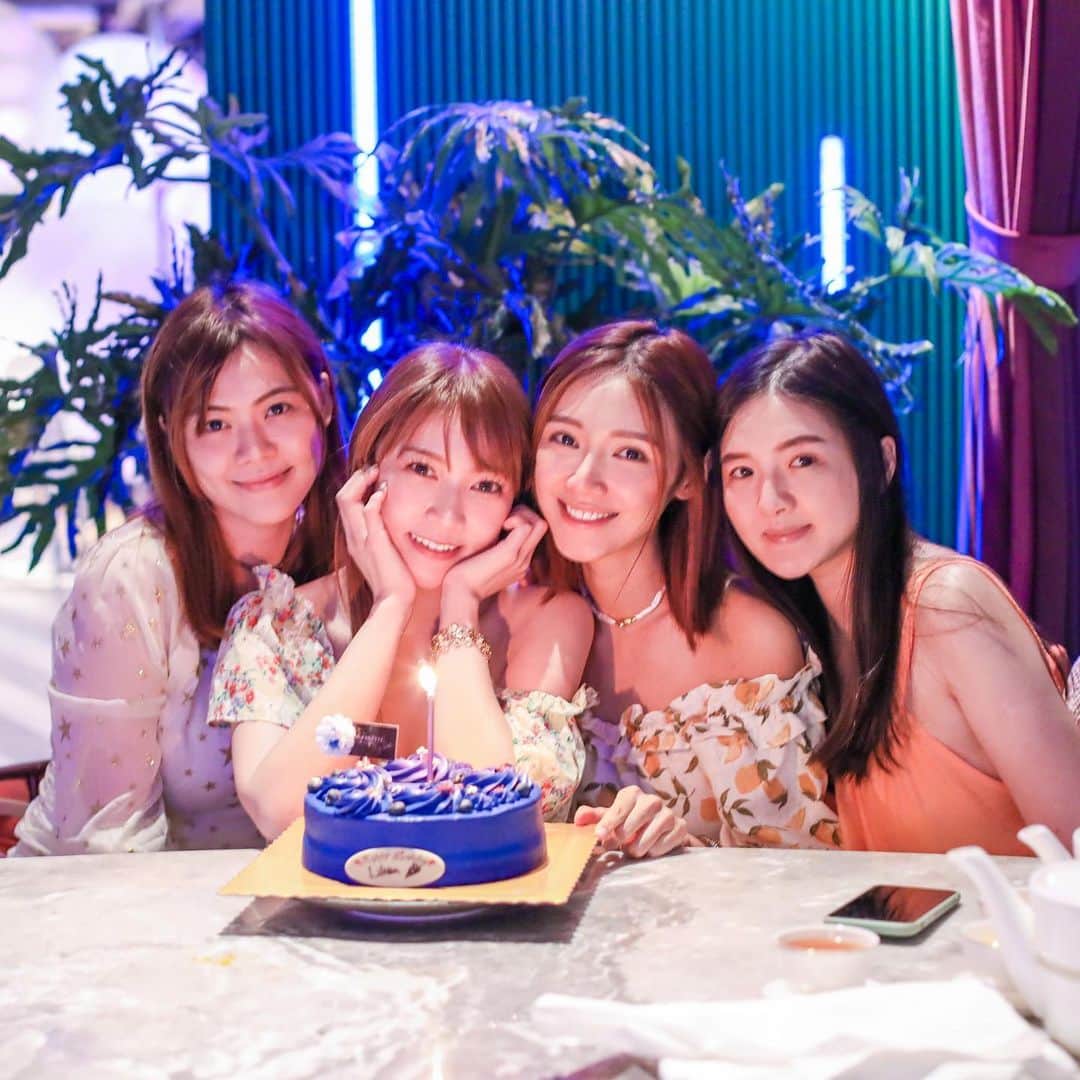 Elva Niさんのインスタグラム写真 - (Elva NiInstagram)「Happy birthday babe @liliankan  美麗又努力的女生總是會有獨特的魅力 祝這位溫柔又有才華的設計師越來越幸福 @kanalili 品牌越來越受歡迎❤️ 生意興隆 客似雲來 #happybirthdaylilian」7月8日 12時40分 - misselvani
