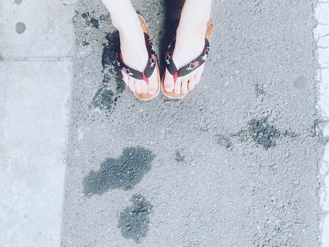 大江朝美さんのインスタグラム写真 - (大江朝美Instagram)「#下駄」7月8日 12時49分 - purplepurple_615