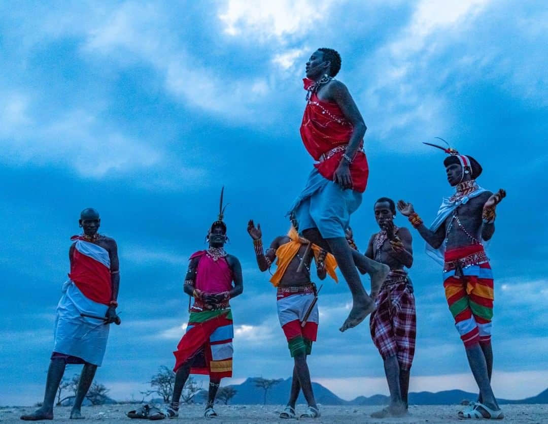 National Geographic Travelさんのインスタグラム写真 - (National Geographic TravelInstagram)「Photo by Pete McBride @pedromcbride  Samburu warriors sing and dance in the arid landscape of Kenya. The male warriors, known as moran, are the defenders of the pastoralist Samburu tribe. Singing, clapping, and dancing are important parts of their traditional ceremonies—as well as a way of socializing. Some Samburu people have been on the front lines of conservation efforts throughout northern Kenya.  To see more from Kenya, follow @pedromcbride. @savetheelephants #Kenya #dance #Samburu」7月8日 13時09分 - natgeotravel