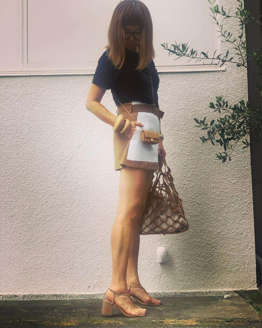 安西こずえさんのインスタグラム写真 - (安西こずえInstagram)「beige×navy このT めちゃいーわ👍」7月8日 13時05分 - cozcozrin