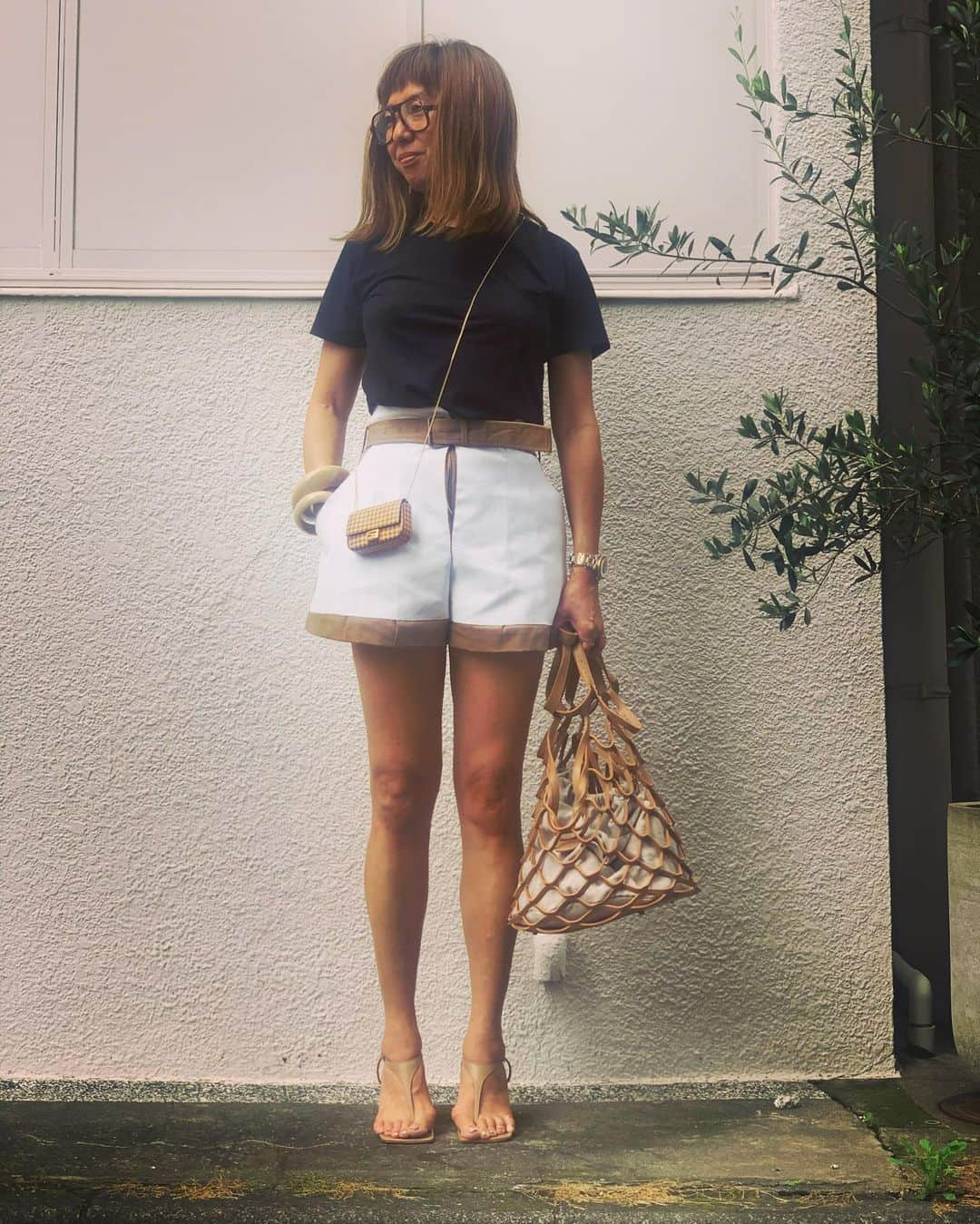 安西こずえさんのインスタグラム写真 - (安西こずえInstagram)「beige×navy このT めちゃいーわ👍」7月8日 13時05分 - cozcozrin