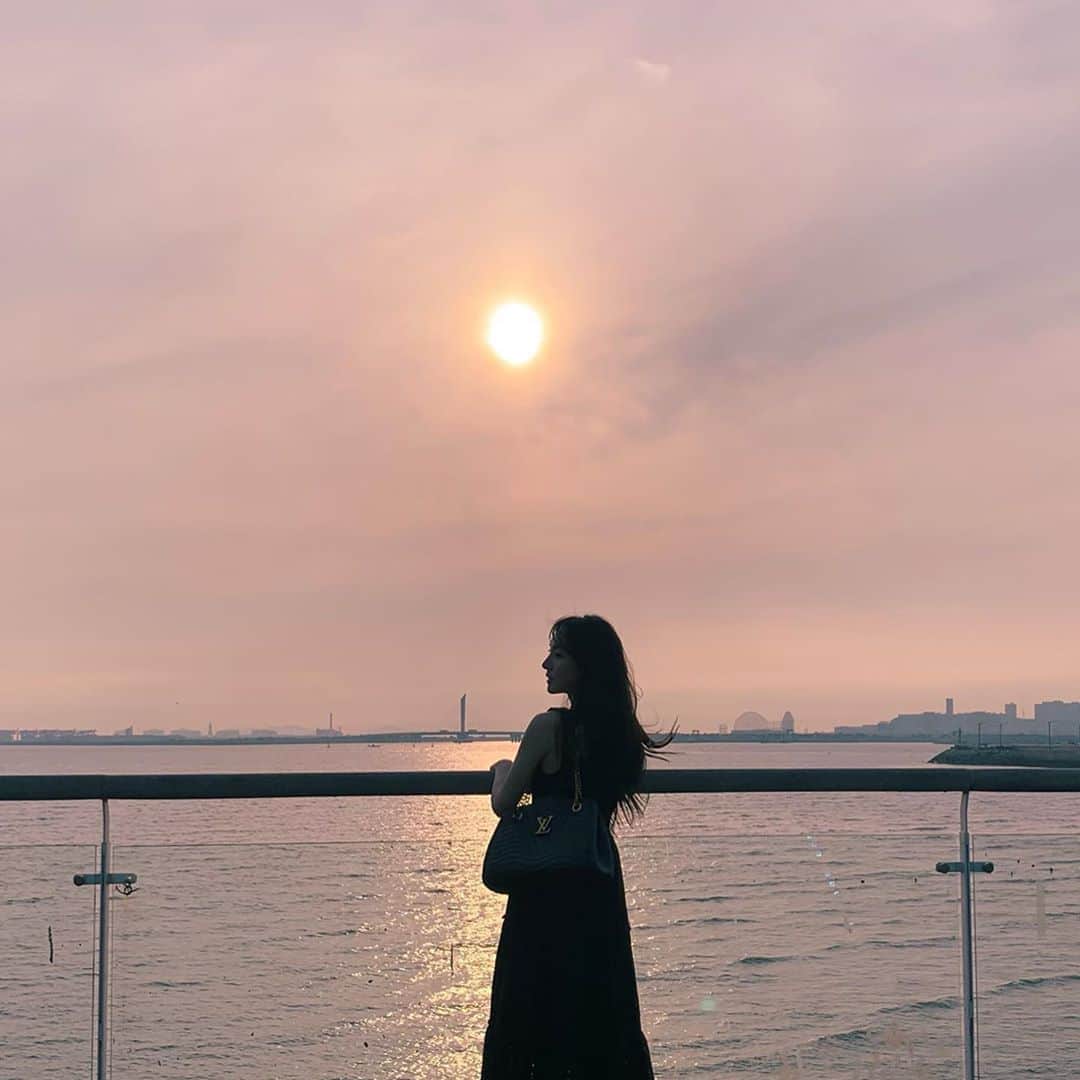 ミンヒ のインスタグラム：「직접 운전해서 엄마와 다녀왔던 #오이도  둘다 스트레스 여기에 날려버리고옴 🔥🔥」