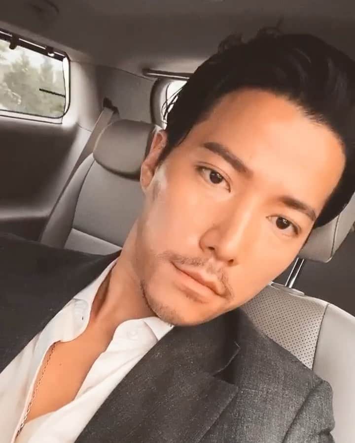 チョ・テグァンのインスタグラム：「우리 인간의 감정은 이 세상의 모든 색깔보다도 다양한것같다.  #startup  #스타트업」