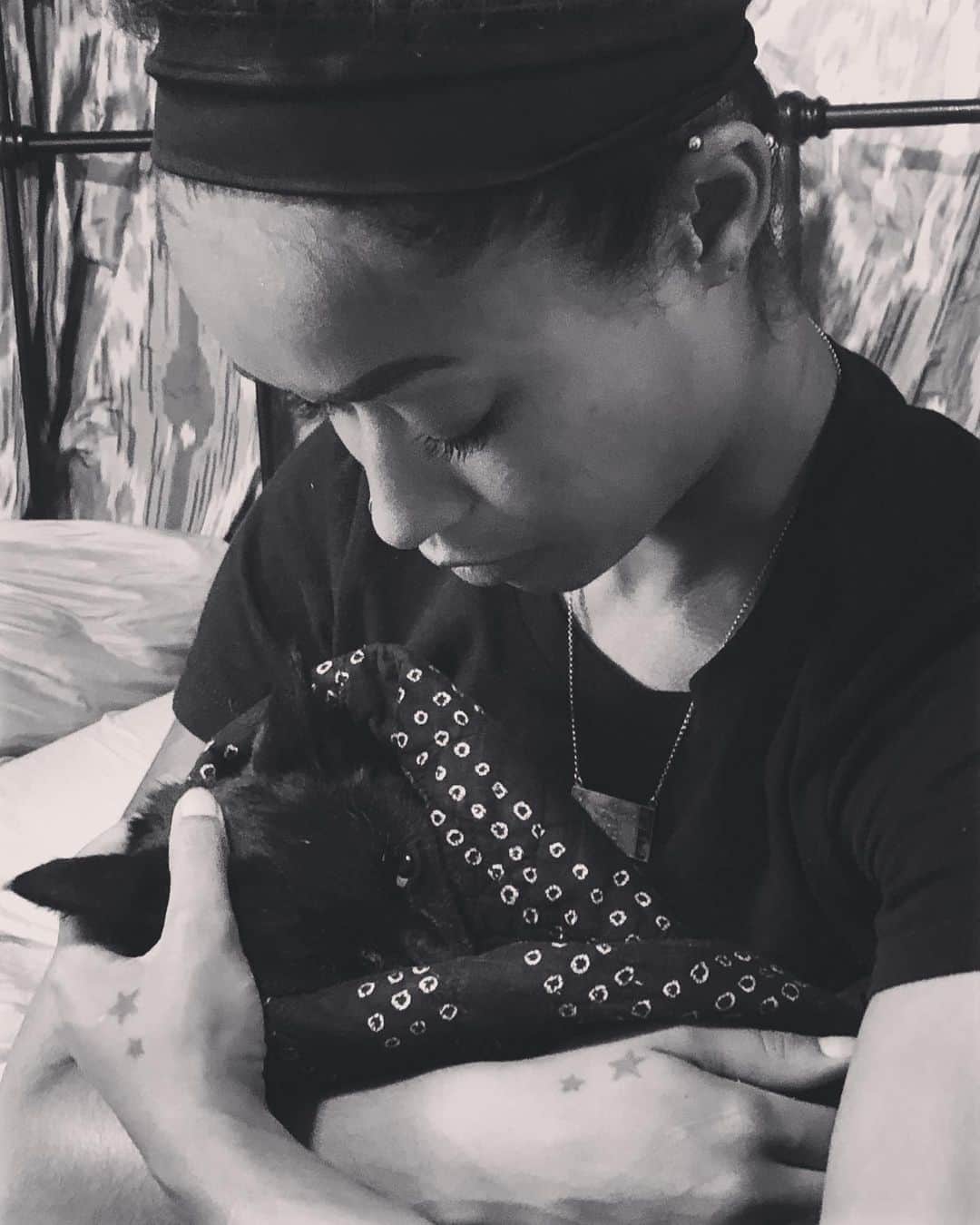 スキン・ダイアモンドのインスタグラム：「Those of you who know me personally know how obsessed I am with my cats. You know I’m a little drunk when I start incessantly raving about how amazing all of my kitties are, and I’ve been an avid cat fanatic for as long as I can remember. So it’s been incredibly distressing that my “first born” Lucifer has been gravely sick these past few weeks. I’ve dropped everything to essentially turn my house into a little hospice for him. He’s been perking up recently after a rigorous full spectrum CBD treatment, so fingers crossed he heals enough to continue fighting, but being realistic, I’m also spending my days following him around and making him the most comfortable, loved little kitty that I possibly can. Please send good energy to him. He needs it right now. ❤️😿 Love ya so much lil Luci. So much. ❤️❤️❤️ (first pic is of me swaddling him for his cbd tincture, which he hates, but it’s definitely making a positive difference! He’s been wanting to explore outside every morning again. So defiantly swaddled he shall be)」