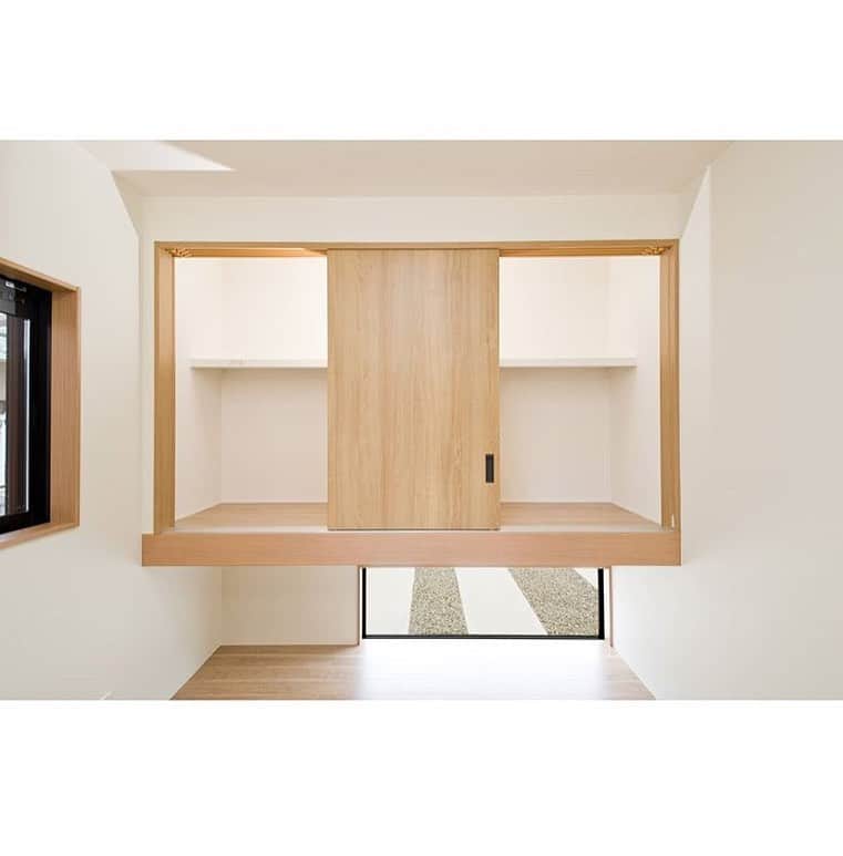 株式会社 元氣建設のインスタグラム：「#マイホーム #一戸建て #インテリア #ダイニング #キッチン #和室#家づくり#モデルハウス #元氣建設 #元気建設 #リフォーム #リノベーション #ショールーム #住宅 #新築 #外観 #注文住宅 #自由設計 #大阪 #木目 #和#カウンターキッチン #myhome #玄関ポーチ#interior #showhome #instahome」