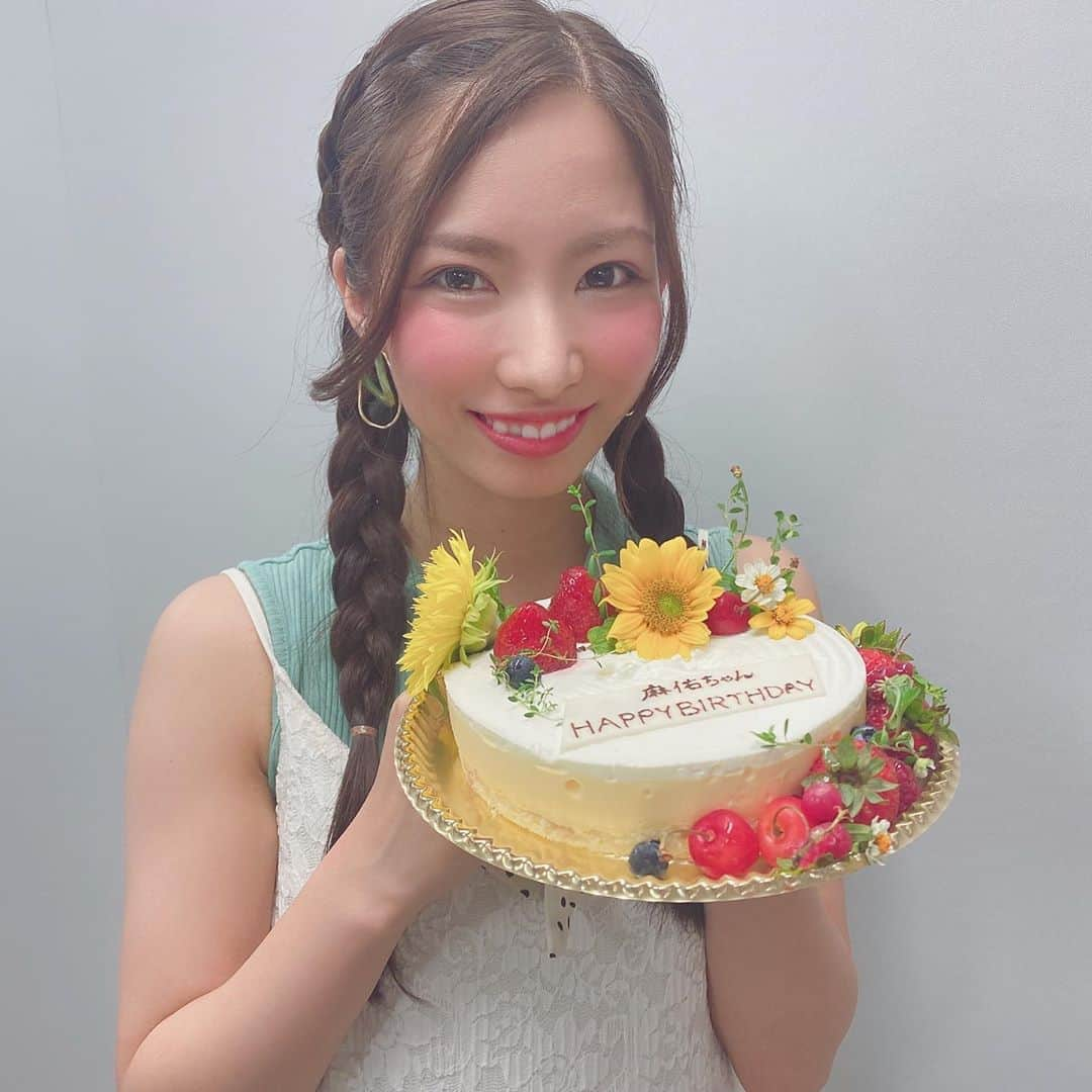 岸田麻佑さんのインスタグラム写真 - (岸田麻佑Instagram)「♡ #生誕祭 #ケーキ . 今年はお花がNGだったからって 花束のようなケーキ🎂可愛い〜 (1人でワンホールいけましたw) . #プリンセスケーキ #花束の代わりに」7月8日 14時06分 - mayu_kishimayu