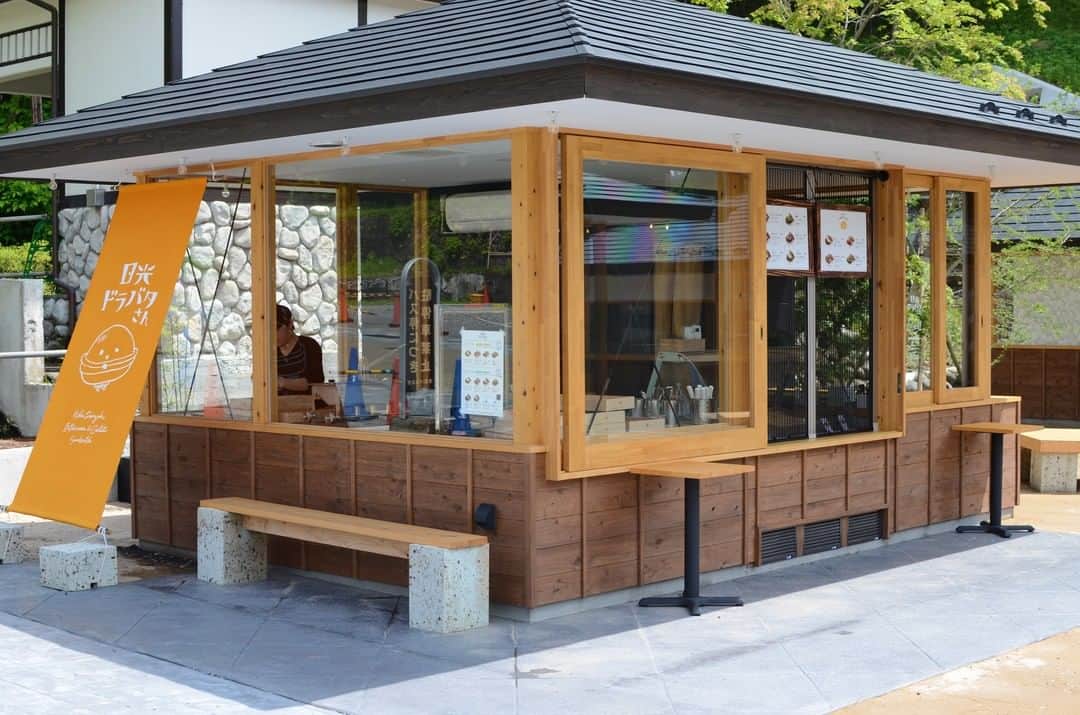 TOBU RAILWAY（東武鉄道）さんのインスタグラム写真 - (TOBU RAILWAY（東武鉄道）Instagram)「. . 🚩Nikko Dorabatasan(Nishi Sando Chaya) - Nikko, Tochigi . . . [Nikko's New Spot Nishi-Sando Chaya (Tea House)] . Nishi-Sando Chaya has opened near to renowned Nikko Toshogu Shrine, Nikko Futarasan-jinja Shrine, and Nikko-zan Rinno-ji Temple. There are four shops currently open offering Nikko's gourmet foods. Today, we introduce "Nikko Dorabatasan" among them. Nikko Dorabatasan( @nikko_dorabata) sells popular Japanese sweets called "dorayaki (bean-jam filled pancake)". Their most popular dorayaki are gelato-filled with various flavors, including red bean jam, strawberry, matcha, pistachio, and chocolate. Feel free to stop by and enjoy this shop, after visiting the temples and shrines. Nearest bus stop: Tobu Bus “Nishi-sando Chaya” Address: 10-20 Yasukawa-cho, Nikko City, Tochigi Prefecture When you are sightseeing in Nikko, it is convenient to have NIKKO PASS with a great value. . . . . #tochigi #nikko #nikkodorabatasan #dorayaki #nikkotoshogushrine #japantrip #travelgram #tobujapantrip #discovertokyo #unknownjapan #jp_gallery #visitjapan #japan_of_insta #art_of_japan #instatravel #japan #instagood #travel_japan #exoloretheworld  #landscape #ig_japan #explorejapan #travelinjapan #beautifuldestinations #toburailway #japan_vacations #japanesefood #japanesecuiseine #nishisandochaya」7月8日 15時00分 - tobu_japan_trip