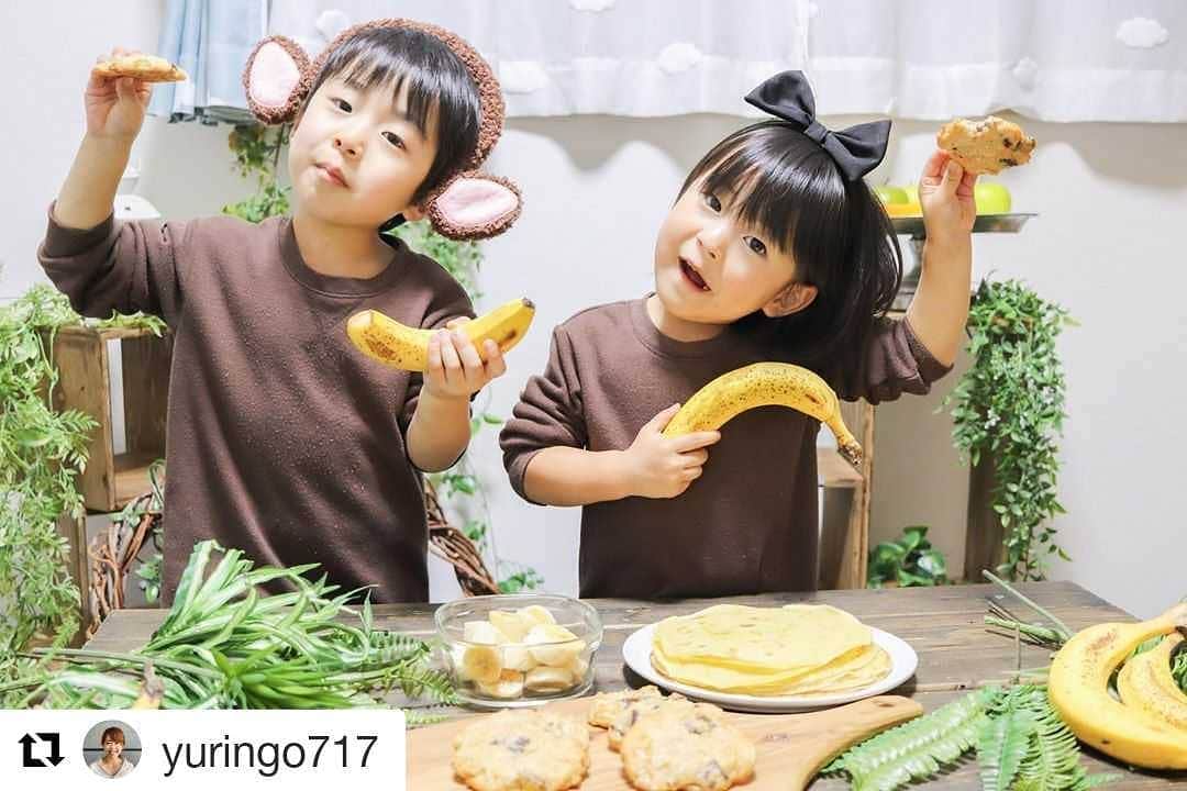 Dole_jp ドール ジャパンさんのインスタグラム写真 - (Dole_jp ドール ジャパンInstagram)「バナナパーティーとっても楽しそうですね🎵 . ドールの極撰バナナはもっちり濃い甘さの高地栽培バナナです。 甘み、香り、食感、すべてが高品質な極撰バナナをぜひ皆さまもお試しください😉 . . #Repost @yuringo717 (@get_repost) ・・・ Let's BANANA party!!🐒🍌﻿ ﻿ @dole_jp さんよりバナナをプレゼントしていただきました！﻿ ﻿ その数なんと、約80本！！🍌🍌🍌🍌🍌🍌🍌🍌 ﻿ こんなにたくさんのバナナが一気にわが家に来たのは﻿ おそらく一生に一度の素敵な体験でしょう…🍌﻿ ﻿ こりゃあ、楽しまないと！🥳﻿ っということで、おうちでバナナパーティーを開催しましたw﻿ （ぷにお曰く、バナナモンキーバナナクレープパーティーだそうですww）﻿ ﻿ おさるになりきって、﻿ バナナクレープを作ったり、バナナチョコチャンククッキーをほおばっていました🐒🍌﻿ ﻿ 子どもたちはバナナがだいすき！﻿ 朝ごはんにも、夕方のおやつにも、﻿ もいで渡すだけなので、とにかく手軽！！﻿ 時間がないときなんかは特に助かっています🥺﻿ ﻿ しかもいただいたこの極撰バナナ。﻿ 血圧を下げる機能があることが報告されているGABAを含んだ機能性表示食品なんだそう…！﻿ すごい😳﻿ ﻿ 1本1本がもっちり、しっかり、していて食べ応えも抜群！！﻿ 一度食べたらクセになるバナナです🍌💛﻿ ﻿  ﻿ #DoleBananaSmile　﻿ #PR﻿ #ドール #Dole #バナナ #banana ﻿ #🍌 #極撰バナナ﻿ #かぞくごと﻿ #バナナパーティー #モンキーパーティー﻿ #浸りたい日 ﻿ #ホームパーティー #毎日パーティー﻿ #札幌 #北海道 #sapporo #hokkaido﻿ #北海道ママ #札幌ママ #2児ママ #年子ママ﻿ #子どものいる暮らし #子育てぐらむ」7月8日 15時38分 - dole.sunshine.jp
