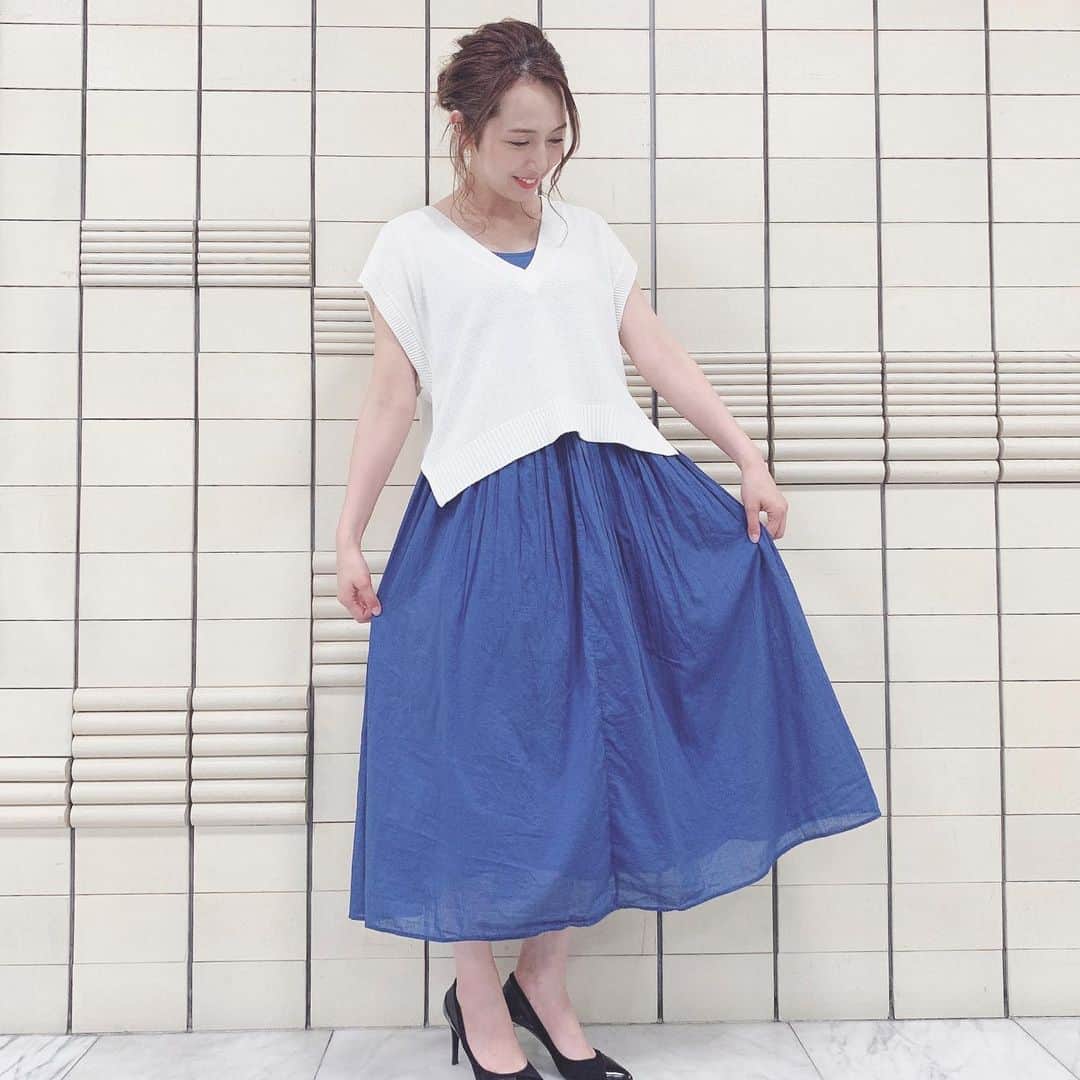 若林翔子のインスタグラム：「.﻿ .﻿ 今日は真っ青なワンピース♡﻿ 昔からこの濃い青が大好きなの😍﻿ ﻿ ﻿ ﻿ #ちょっとブレイクタイム　#ミヤギテレビ﻿ #本日の衣装　#ワンピース #青」