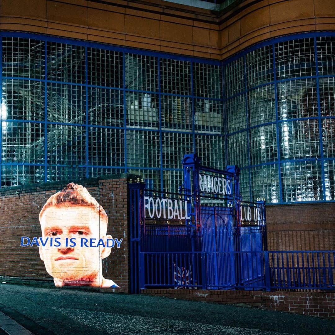 スティーヴン・デイヴィスのインスタグラム：「#RangersReady」