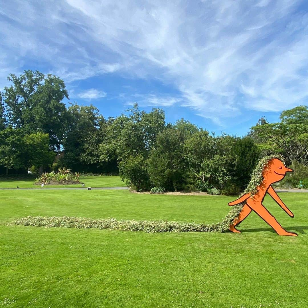 Jean Jullienさんのインスタグラム写真 - (Jean JullienInstagram)「Filili Viridi is now open at the Jardin des Plantes in Nantes. It’s been a great journey creating it with the people of Seve and the team at the Jardin. Hope you like it!」7月9日 1時29分 - jean_jullien