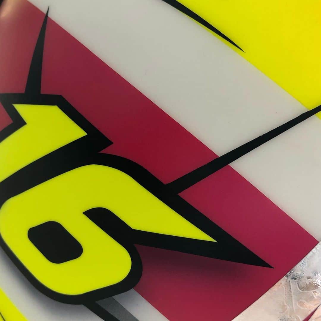 のインスタグラム：「Sneak preview new helmet... color choice you like ?」