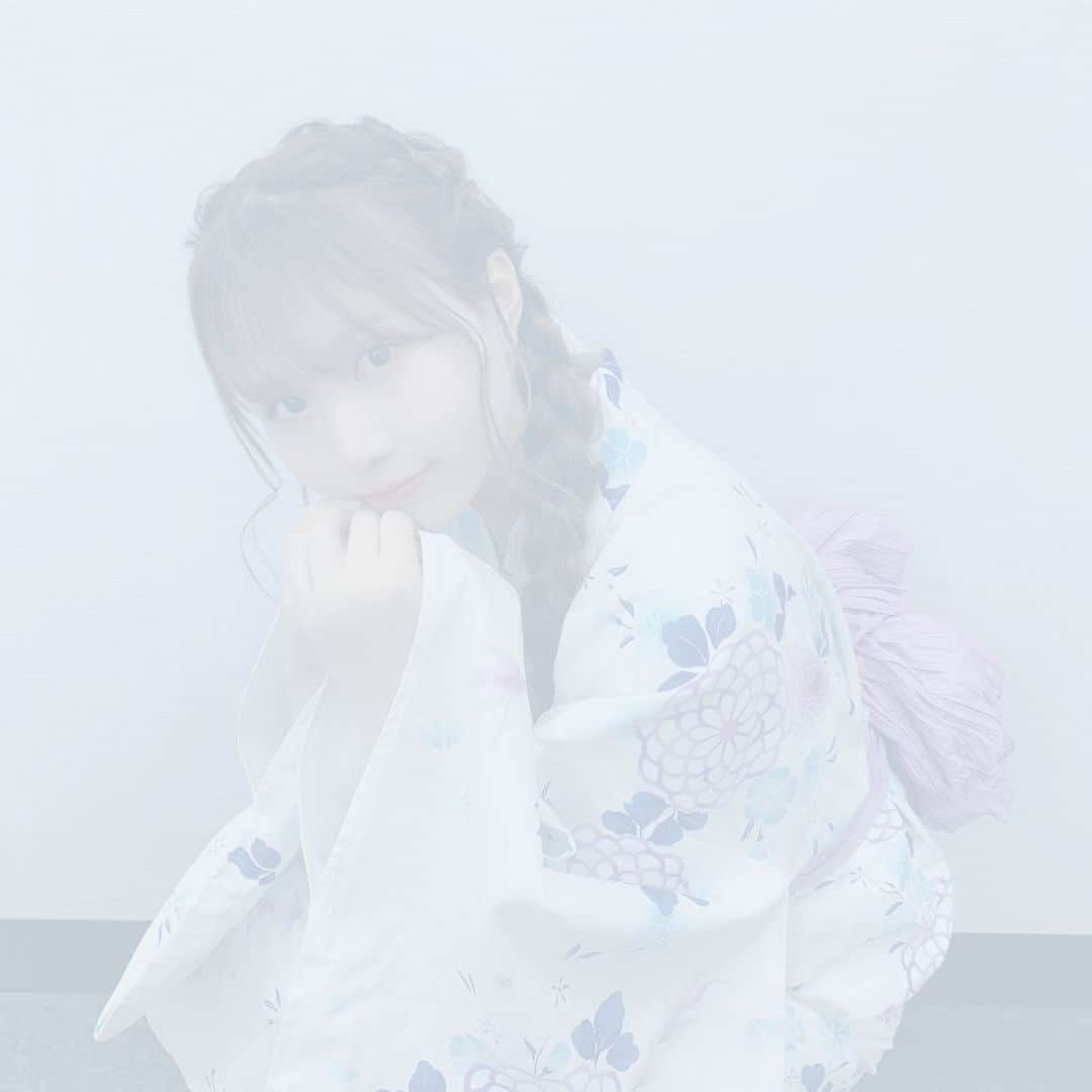 小山涼香のインスタグラム：「19さいまで ちょうどあと１週間 〜  誕生日に浴衣の写真のせるね ＾＾」