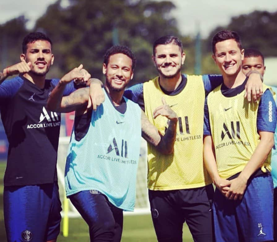 マウロ・イカルディさんのインスタグラム写真 - (マウロ・イカルディInstagram)「TEAM ❤️💙 . @psg」7月9日 2時22分 - mauroicardi