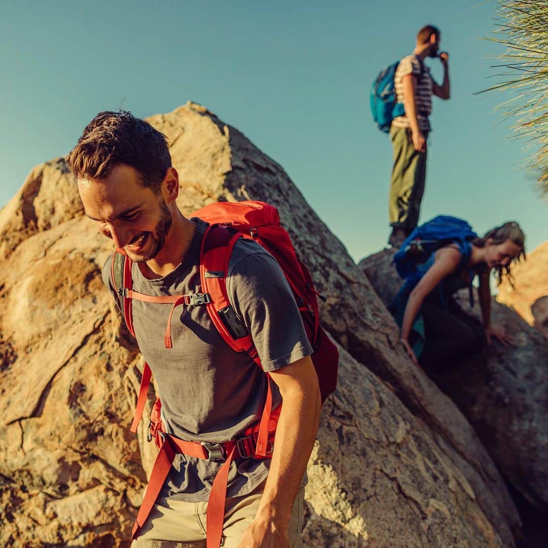 GREGORYのインスタグラム：「ACTIVE TRAIL  MIWOK/MAYA﻿ ﻿ ファストハイカーにも人気のミウォック/マヤ。優れたフィット感と柔軟なサスペンション・システムでトレイルでは快適に、普段使いでもより便利になりました。﻿ ﻿ #MIWOK﻿ #MAYA」