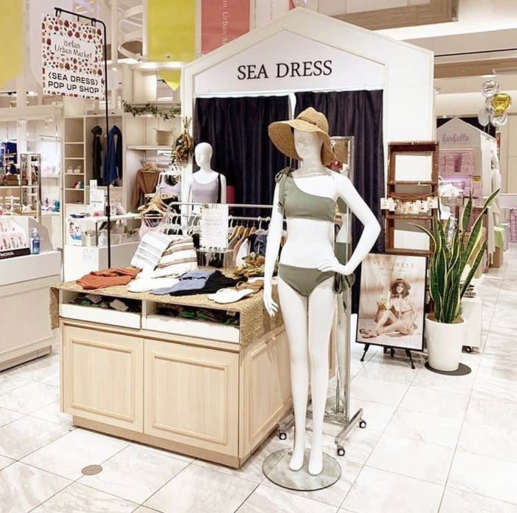 titivateさんのインスタグラム写真 - (titivateInstagram)「・ 姉妹店「SEA DRESS」の期間限定ショップがオープン！ ・ #Repost @seadress_official ・・・ ■POP UP SHOPのご案内 . 7月8日(水)より、 大阪駅直結ののルクアイーレ2Fに SEA DRESS (シードレス) の期間限定ショップが オープンいたします。 . 当店のスイムウェアやヨガウェアを 直接手に取ってご覧いただけるほか、 数量限定のノベルティキャンペーンも開催。 . 皆様のご来店をお待ちしております♡ . . 【店名】SEA DRESS ルクアイーレ店 【期間】2020/7/8(水)～7/28(火) 【フロア】2F/35番 【住所】大阪府大阪市北区梅田3-1-3 【電話番号】06-6485-8400 【営業時間】10:30～20:30 . . . . #SEADRESS #シードレス #seadress_official #水着 #swimwear #bikini #ビキニ #ビーチ #beach #海 #sea #プール #pool #リゾート #resort #2020SS #トレンド #fes #女子会 #女子旅 #タビジョ #travel #trip #ルクア #ルクアイーレ #ルクア1100 #Osaka #プチプラ水着」7月8日 18時13分 - titivatejp